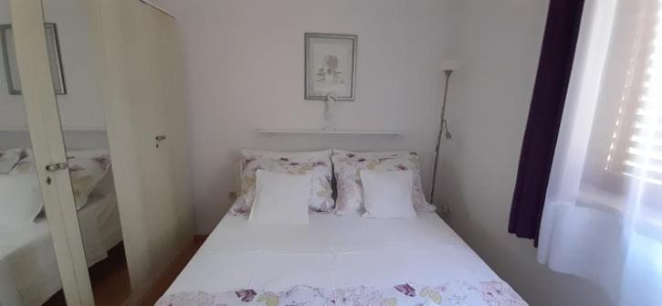 Peace And Quiet Apartment In Brela, Croatia 外观 照片